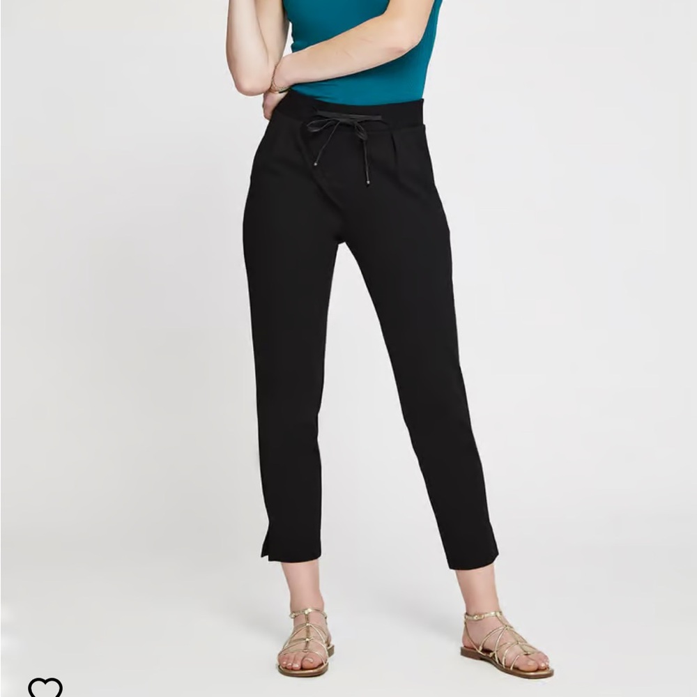 Betabrand Black Skinny Leg Pull-On Soho Joggers size large -missing tie